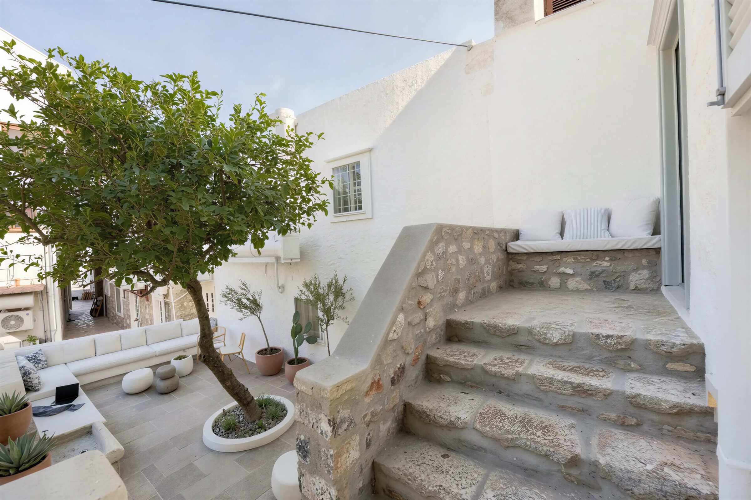 Direct Access to the Garden
